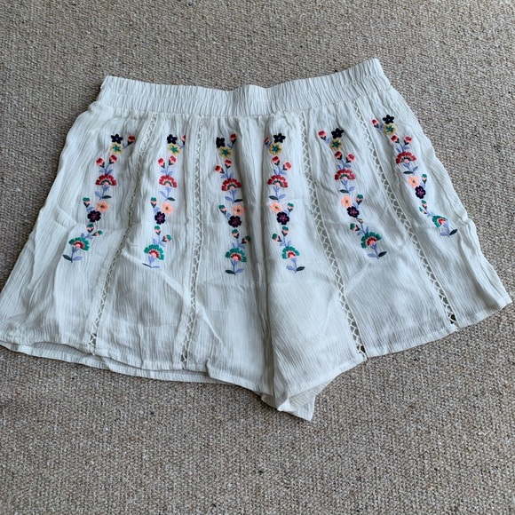 Forever 21 Pants - FOREVER 21 Flowy Embroidered Shorts